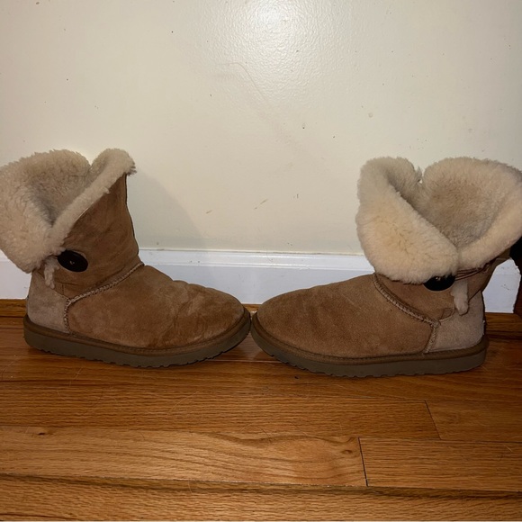 Ugg Boots - Picture 3 of 7